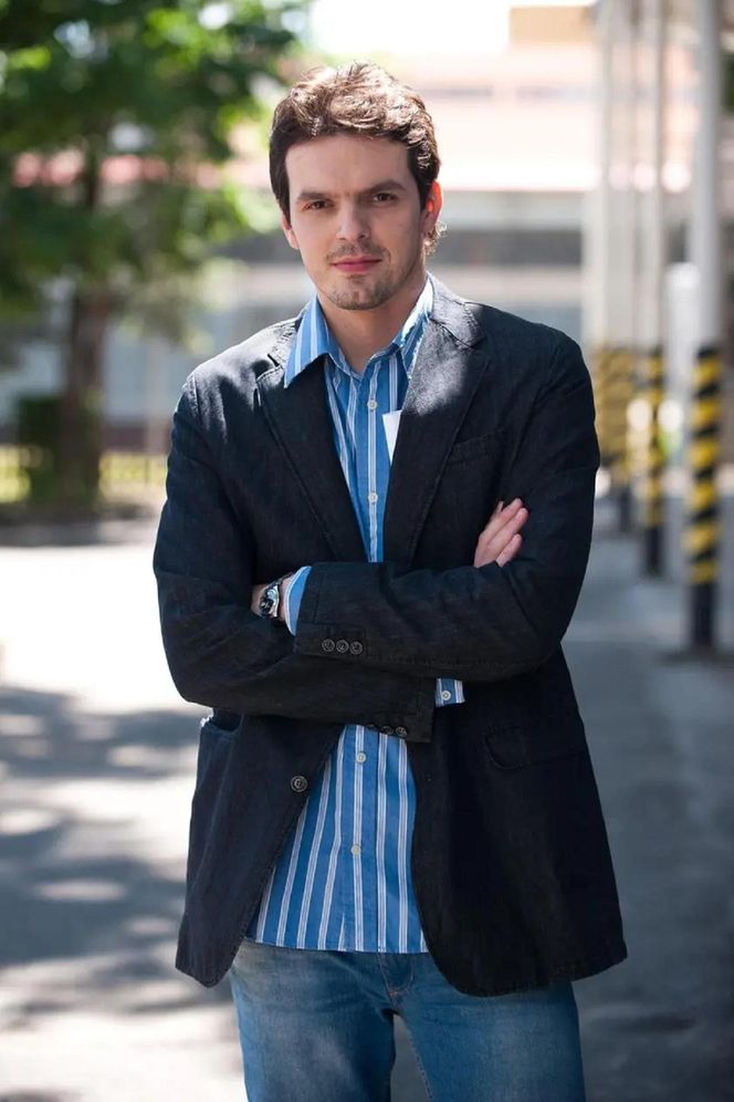 Na Wspólnej. Sebastian Petrus (Robert Jarociński) - ojciec Antosi