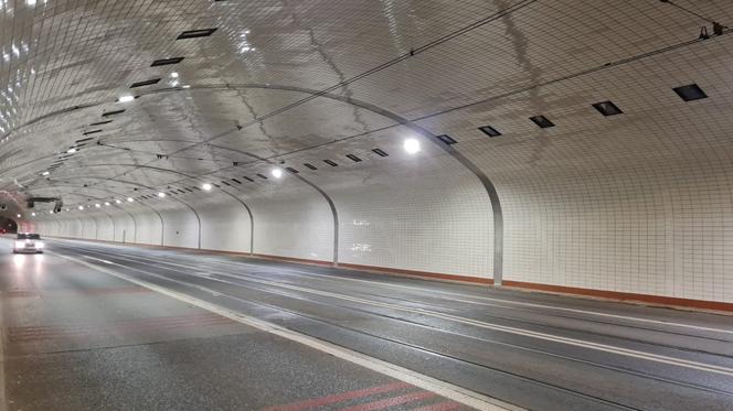 Tunel trasy W-Z gruntownie wyczyszczony