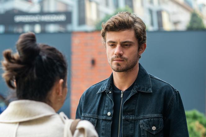 Papiery na szczęście, odc. 244, 245 - streszczenie. Adam chce zostać ojcem