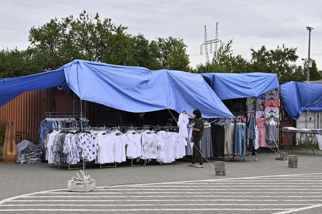 Handel wrócił na Marywilską. Sprzedawcy nie widzą tu przyszłości: „Nie mamy już nadziei”