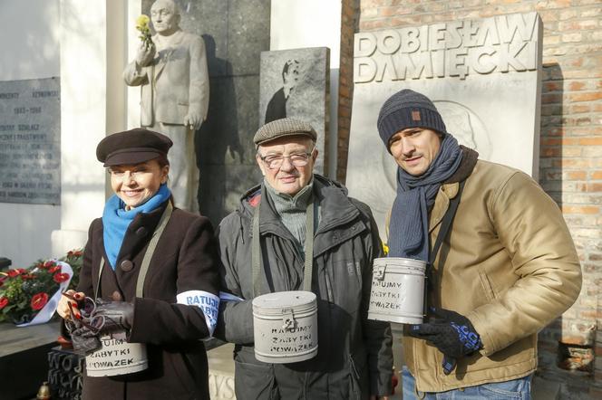  Grób rodziny Damięckich na warszawskich Powązkach. Maciej Damięcki co roku przy nim kwestował