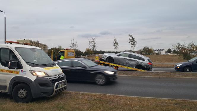 Zderzenie osobówki z autobusem w bydgoskim Fordonie [ZDJĘCIA]