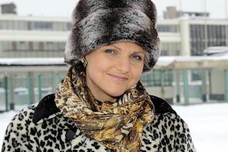 Widzowie pokochali ją za rolę Barbary Nocul w serialu Ojciec Mateusz. Tak na przestrzeni lat zmieniła się Ewa Bułhak. Totalna metamorfoza!