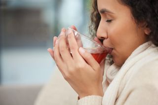 Obniżają cukier i wspierają odporność. Napar z tych liści przygotujesz w 5 minut