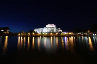 Opera Nova w klimatycznym kadrze [ZDJĘCIE DNIA]