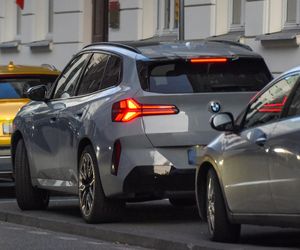 Monika Brodka winko papierosek i taksówka