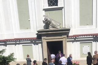Pogrzeb ofiar wypadku w Boksycce. Zenon, Agnieszka, Paweł i Adrian zostaną pochowani razem. Relacja z uroczystości