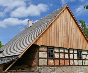 Ruiny domów i gospodarstw z czasem, bardzo powoli odzyskują dawny wygląd - ruinersi są wytrwali