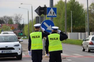 W godzinach szczytu pokazywali jak kierować ruchem. Policjanci drogówki biorą udział w konkursie 