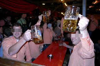 Picie piwa w plenerze