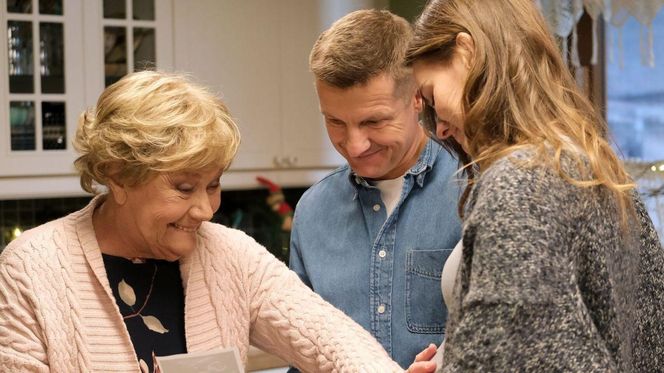 	M jak miłość odc. 1855. Paweł (Rafał Mroczek), Franka (Dominika Kachlik), Barbara (Teresa Lipowska)