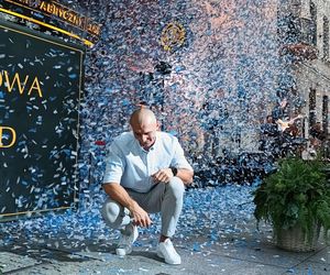 Mirosław Ziętarski z Katarzynką w Piernikowej Alei Gwiazd