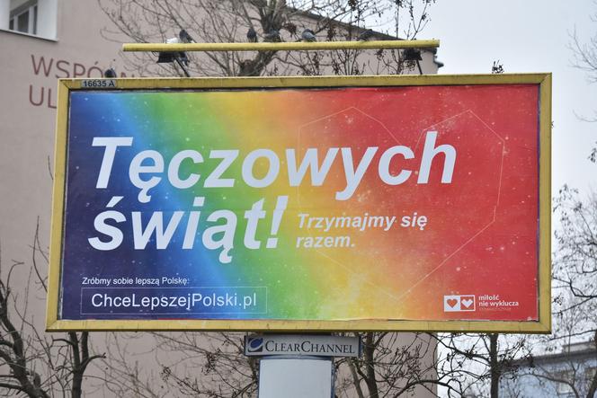 "Tęczowych Świąt"! Kontrowersyjny billboard w Toruniu