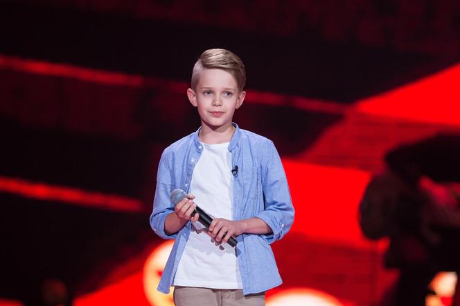 Okazało się, że przed czterema laty wystąpił w “The Voice Kids”.