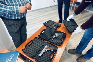 Broń znaleziona przez policjantów.