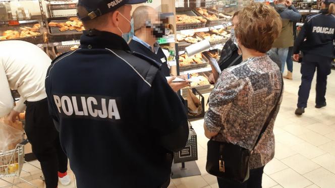 Masowe kontrole policji z Torunia w galeriach handlowych