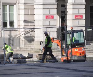 Trwa rewitalizacja Rynku w Kielcach. Ma być więcej zieleni. Zobacz postępy prac