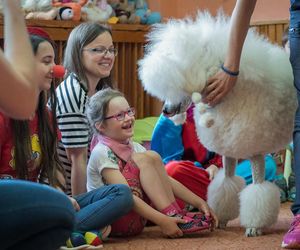 Dogoterapia wsparta uśmiechem pomogła już ponad 30 200 osobom