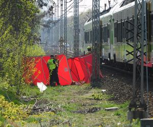 Tragedia w Ząbkach. Nie żyje pieszy. Wtargnął na tory w niedozwolonym miejscu