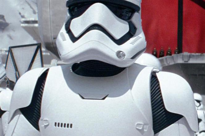 Gwiezdne Wojny: Przebudzenie Mocy – Maz Kanata walczyła ze szturmowcami! Twórcy Star Wars