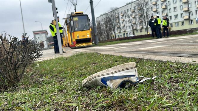 Warszawa, Mokotów. Dramat na rondzie Schumana. 17-latek wpadł pod ruszający tramwaj