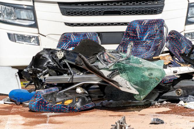 Wypadek autokaru na autostradzie A12