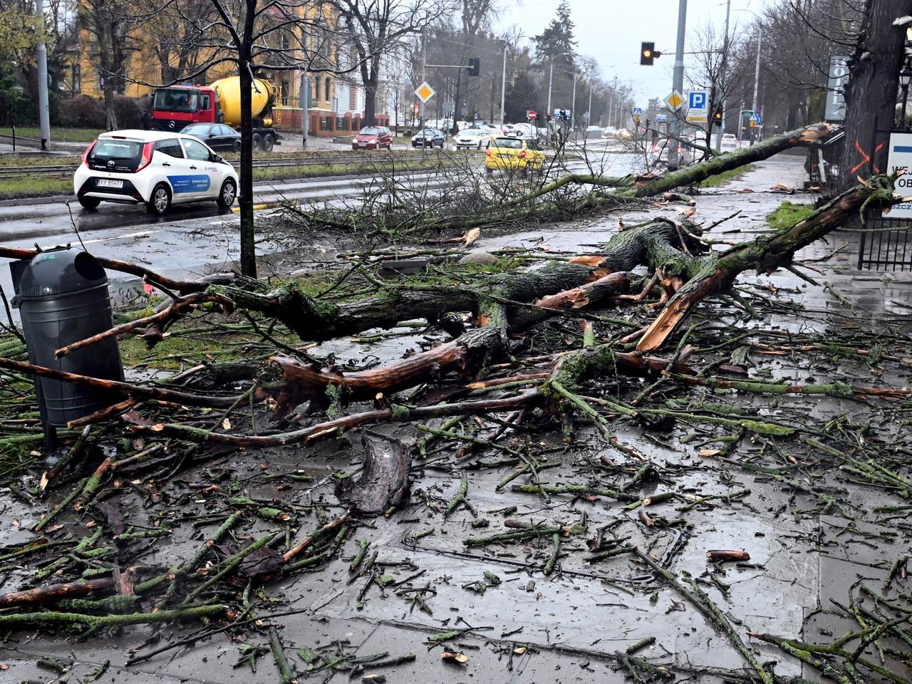 Czerwony alert dla Pomorza Zachodniego. Tornado i ekstremalnie silne burze