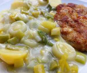 Łopatka wieprzowa duszona w sosie porowym