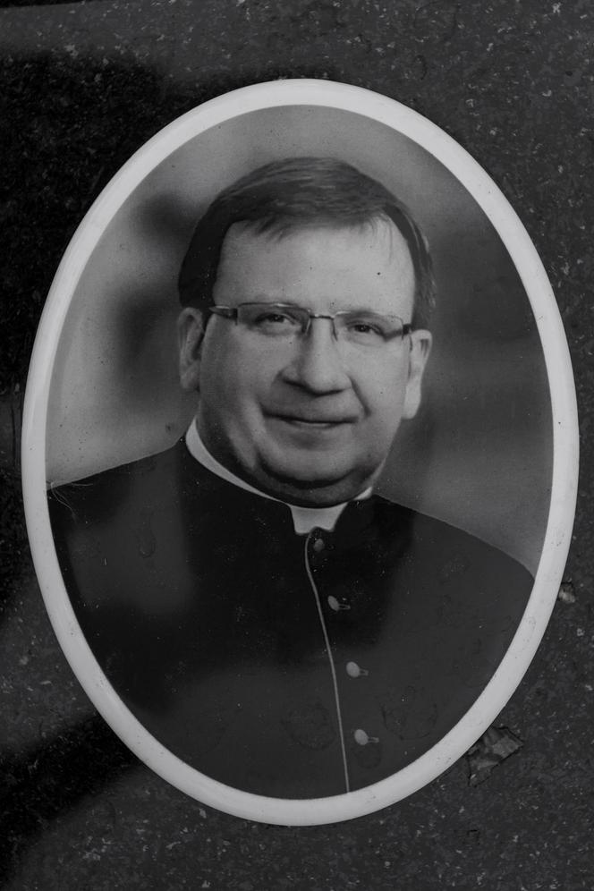 Z pałacu księdza zniknęły pieniądze i biżuteria