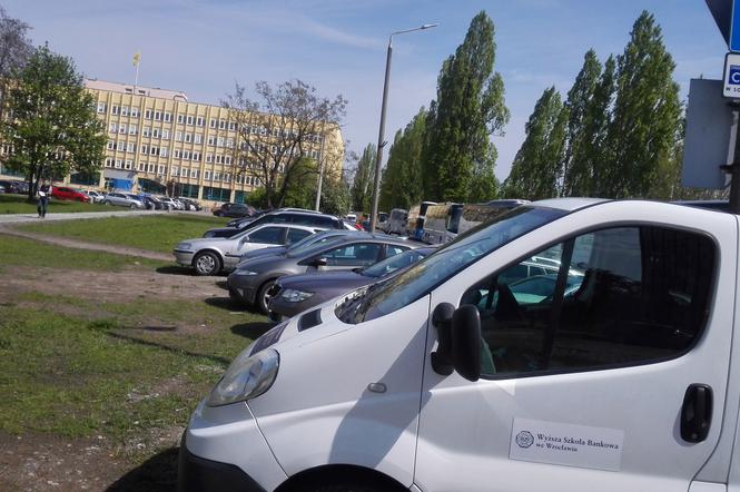 Za część parkingów w centrum Wrocławia płacimy nielegalnie? Zobacz!