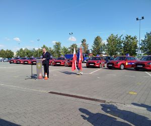 Siedlecki WORD wymienił starą flotę pojazdów egzaminacyjnych na nowe samochody marki Suzuki Swift