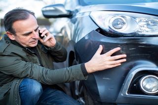 Zmora parkingowa: niby drobna stłuczka, a koszty naprawy jeżą włosy na głowie. Sprawdź, dlaczego kierowcy z AC śpią spokojnie