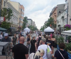 Tłumy na Piotrkowskiej. Zobacz, jak wygląda wizytówka Łodzi podczas urodzin miasta [ZDJĘCIA]