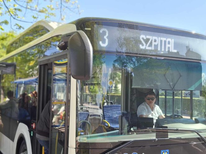 Nietypowa akcja w ramach tygodnia bibliotek. W autobusie będą rozdawali książki