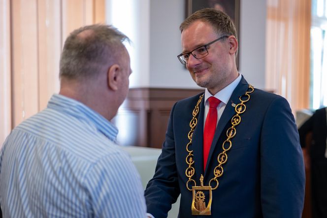 Zaprzysiężenie nowego prezydenta Zabrza. Kamil Żbikowski złożył ślubowanie i zwrócił się do mieszkańców