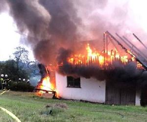 Wilkowisko. Straszny pożar pozbawił domu Barbarę i trójkę jej dzieci. Podpalacz nie miał litości dla rodziny
