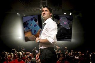 Skarpetki premiera Kanady to hit. Mówi o nich cały świat!