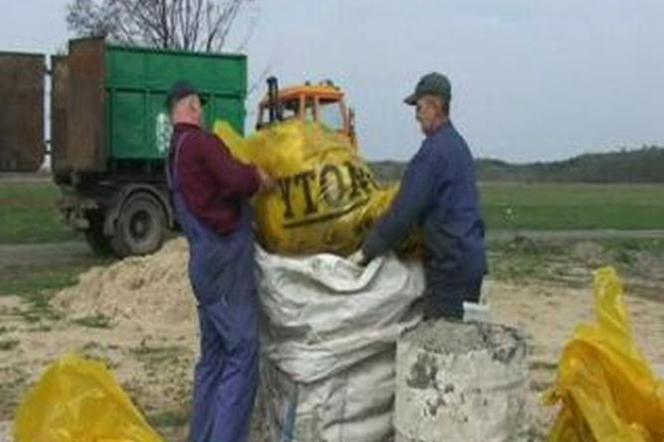 Folia znika z budowy