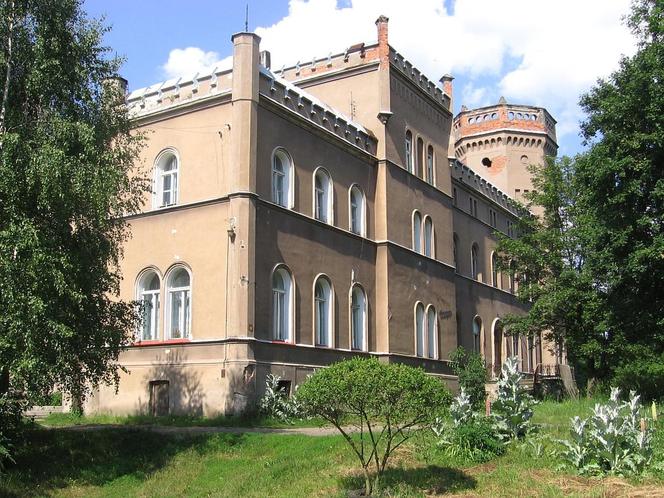 Dawny pałac Stolbergów na osiedlu Świniary we Wrocławiu przed pożarem
