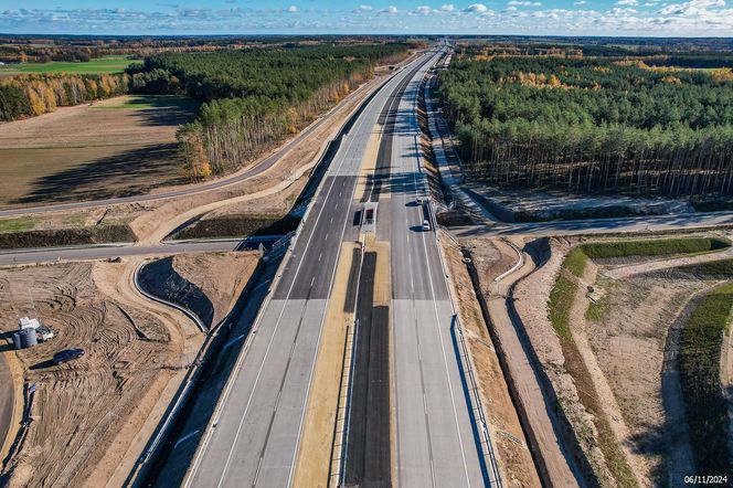 18 grudnia GDDKiA oddała  do ruchu ostatni z trzech odcinków autostrady A2 Mińsk Mazowiecki – Siedlce, pomiędzy węzłami Groszki i Siedlce Zachód