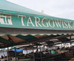 Wiosenne warzywa i owoce na poznańskich targowiskach