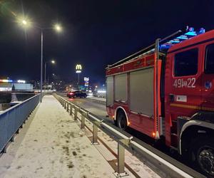 Starachowice. Zderzenie kilku samochodów na wiadukcie