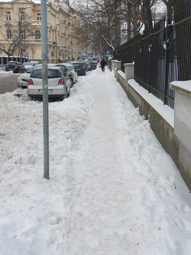 Na lubelskich chodnikach zalega śnieg