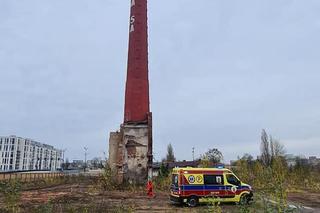 Wspiął się na komin i wpadł do środka! 22-latek runął z gigantycznej wysokości