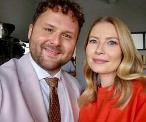 Barwy szczęścia nowy sezon. Dominika (Karolina Chapko), Klemens (Sebastian Perdek) na planie