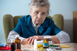 Zmiany na liście 75 plus! Może być mniej darmowych leków dla seniorów