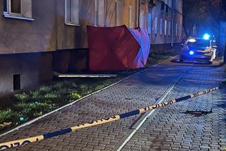 Makabra w Pruszkowie. 82-latek runął z pierwszego piętra. Nie żyje