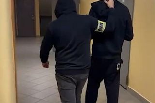 Zatrzymania w sprawie fałszywych alarmów bombowych. Wśród podejrzanych 21-latek z Białegostoku