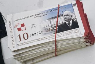 Kto ile wpłacił na pomnik Kaczyńskiego? Rekordzista dał 40 tys. zł. Sprawdź kto!