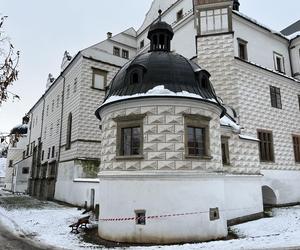 Zamek Pardubice - zdjęcia cennego zabytku Wschodnich Czech. Wnętrza, muzeum, zamek nocą